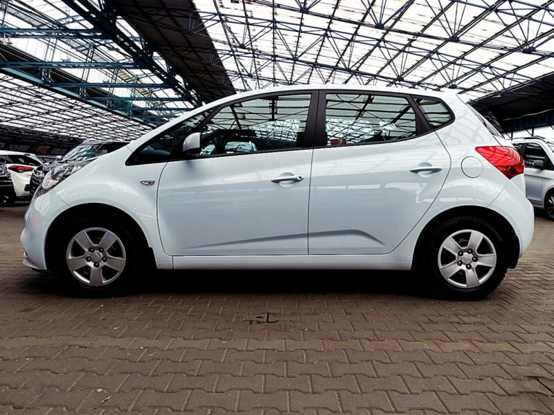Kia Venga 1,4 16V Led JAK NOWA Serwisowany w ASO GWARANCJA Kraj 1WŁ Bezwypadkowa