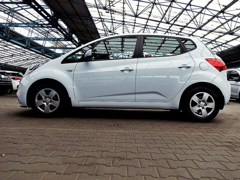 Kia Venga 1,4 16V Led JAK NOWA Serwisowany w ASO GWARANCJA Kraj 1WŁ Bezwypadkowa