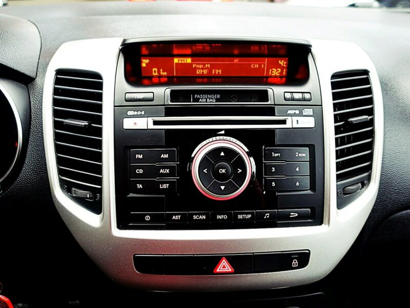 Kia Venga 1,4 16V Led JAK NOWA Serwisowany w ASO GWARANCJA Kraj 1WŁ Bezwypadkowa