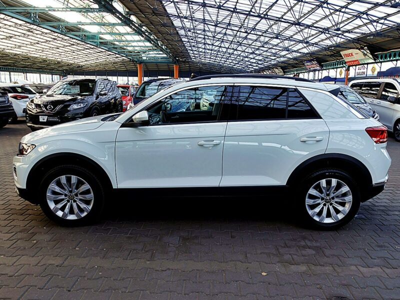 Volkswagen T-Roc AUTOMAT 150km Panorama+Led GWARANCJA FABRYCZNA 1wł Kraj Bezwyp. F23%