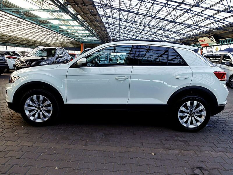 Volkswagen T-Roc AUTOMAT 150km Panorama+Led GWARANCJA FABRYCZNA 1wł Kraj Bezwyp. F23%