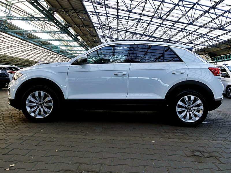 Volkswagen T-Roc AUTOMAT 150km Panorama+Led GWARANCJA FABRYCZNA 1wł Kraj Bezwyp. F23%