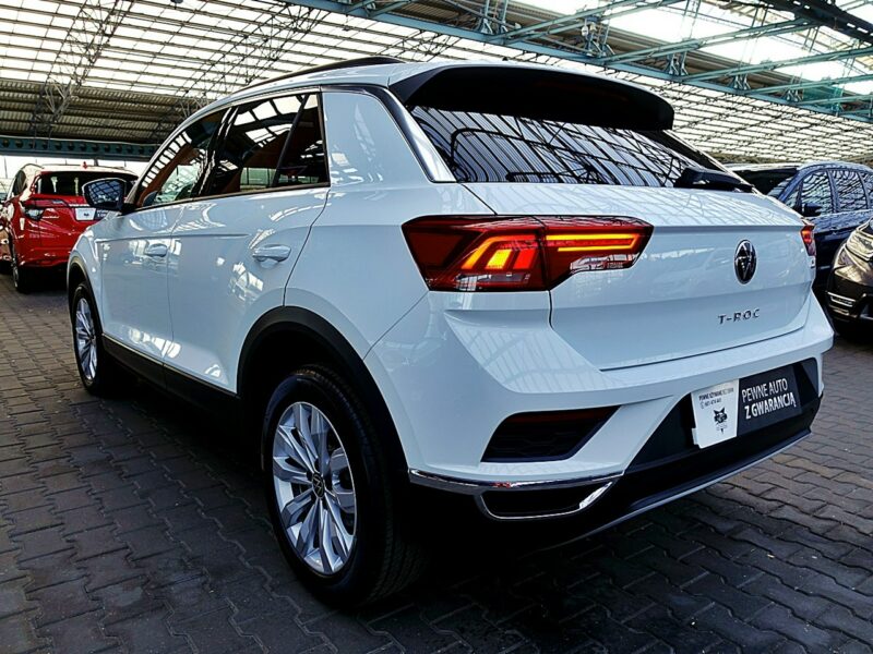 Volkswagen T-Roc AUTOMAT 150km Panorama+Led GWARANCJA FABRYCZNA 1wł Kraj Bezwyp. F23%