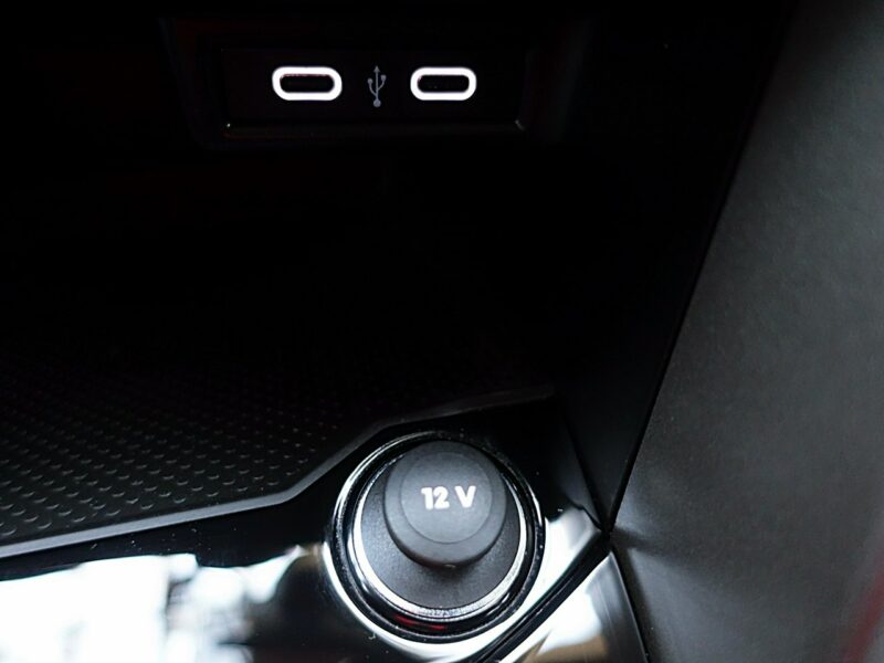 Volkswagen T-Roc AUTOMAT 150km Panorama+Led GWARANCJA FABRYCZNA 1wł Kraj Bezwyp. F23%