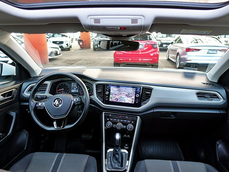 Volkswagen T-Roc AUTOMAT 150km Panorama+Led GWARANCJA FABRYCZNA 1wł Kraj Bezwyp. F23%