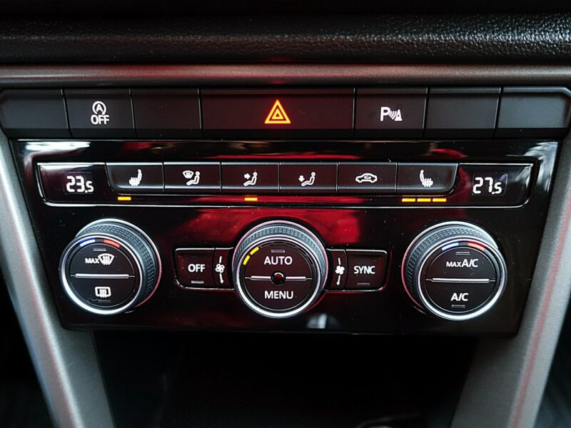 Volkswagen T-Roc AUTOMAT 150km Panorama+Led GWARANCJA FABRYCZNA 1wł Kraj Bezwyp. F23%