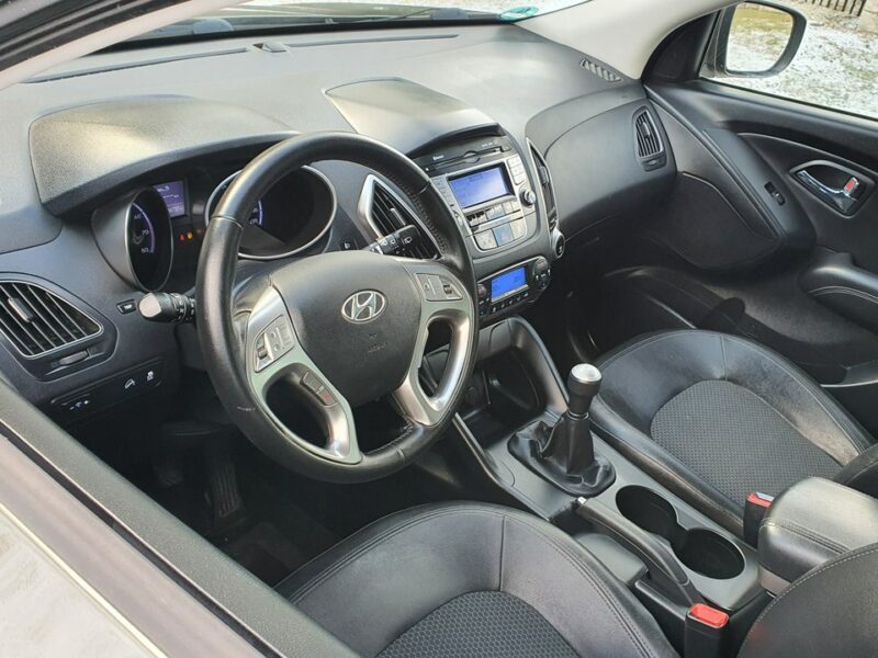 Hyundai ix35 2.0i 163KM # Climatronic # Parktronic # PółSkóra # Śliczny Kolor !!!