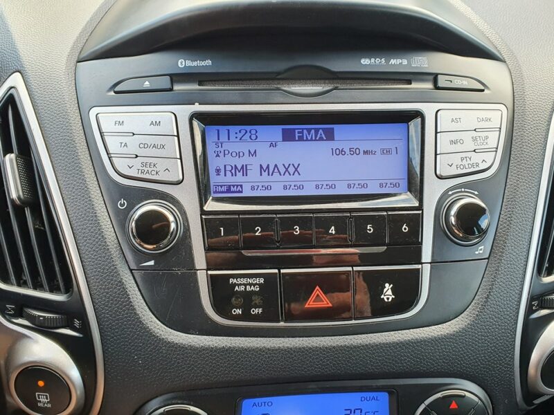 Hyundai ix35 2.0i 163KM # Climatronic # Parktronic # PółSkóra # Śliczny Kolor !!!