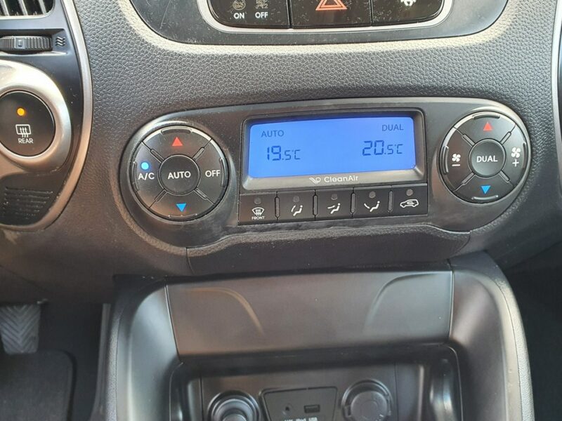 Hyundai ix35 2.0i 163KM # Climatronic # Parktronic # PółSkóra # Śliczny Kolor !!!