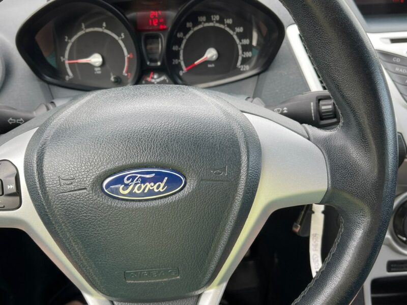 Ford Fiesta Benzyna Zarejestrowany Ubezpieczony Mk7 (2008-)