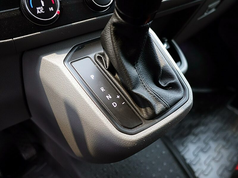 Volkswagen Transporter 5-osób AUTOMAT GWARANCJA 1wł Kraj Bezwyp FullLed+NAVI+KAMERA FV23% T6