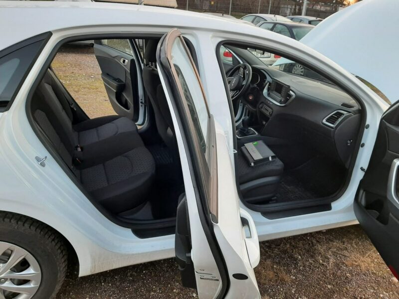 Kia Cee'd 1.5b 160KM salon PL III (2018-)