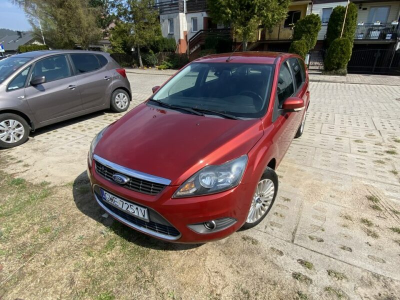 Ford Focus Titanium, czujniki, nawigacja, mocna benzyna, hak, podg. szyba czołowa Mk2 (2004-2011)
