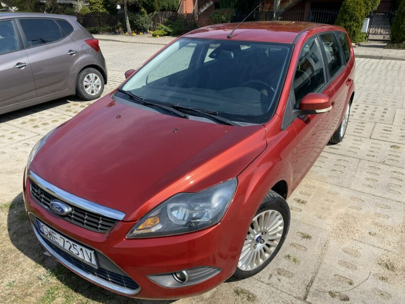Ford Focus Titanium, czujniki, nawigacja, mocna benzyna, hak, podg. szyba czołowa Mk2 (2004-2011)