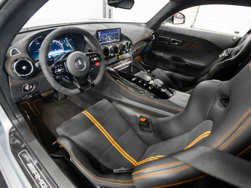 Mercedes AMG GT Black Series. Salon PL. Wideoprezentacja YouTube.