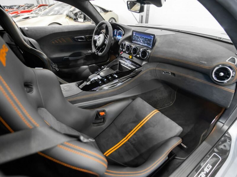 Mercedes AMG GT Black Series. Salon PL. Wideoprezentacja YouTube.