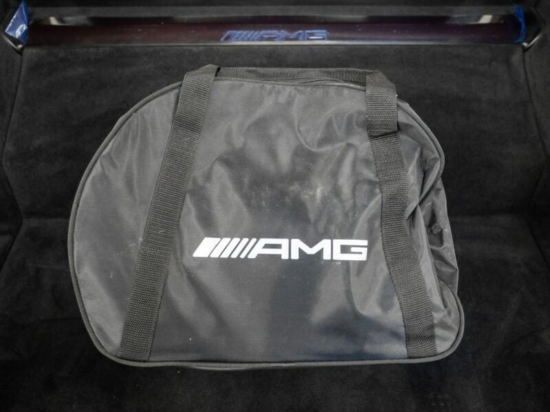 Mercedes AMG GT Black Series. Salon PL. Wideoprezentacja YouTube.