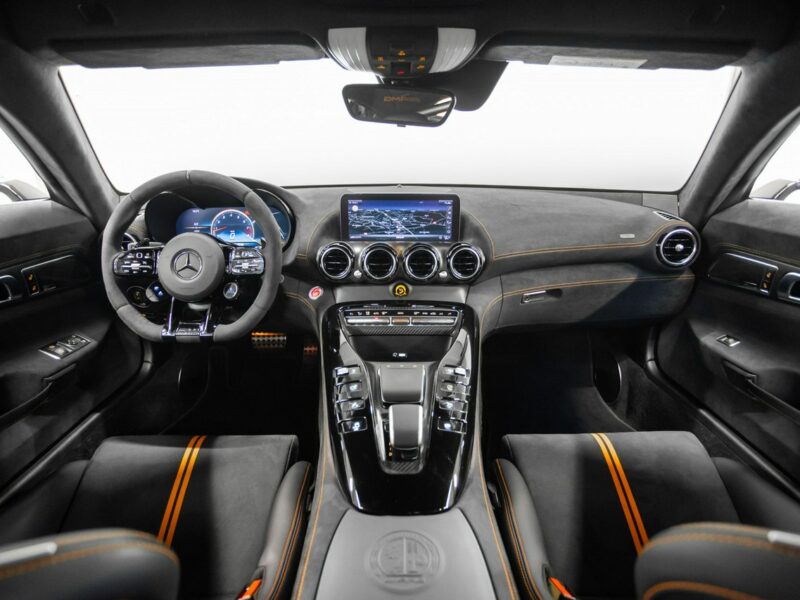 Mercedes AMG GT Black Series. Salon PL. Wideoprezentacja YouTube.