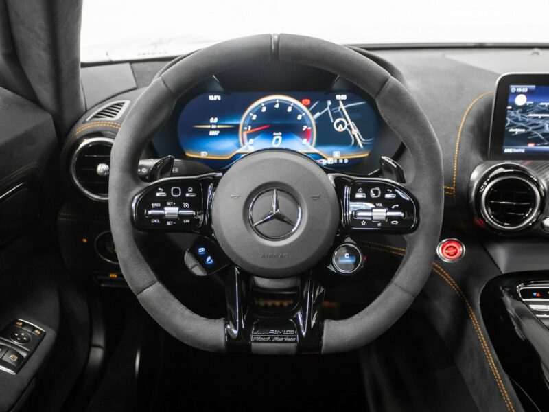 Mercedes AMG GT Black Series. Salon PL. Wideoprezentacja YouTube.