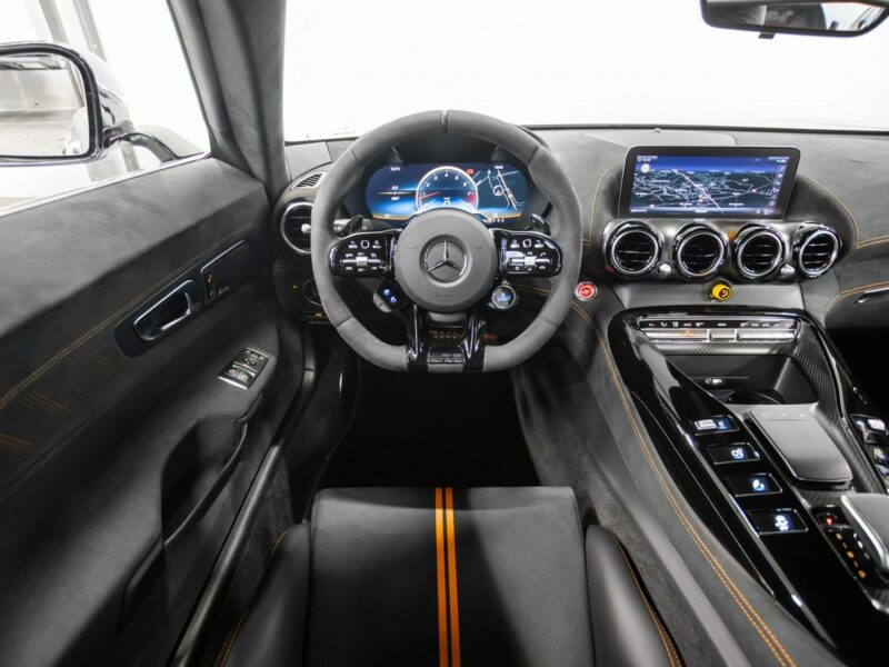 Mercedes AMG GT Black Series. Salon PL. Wideoprezentacja YouTube.