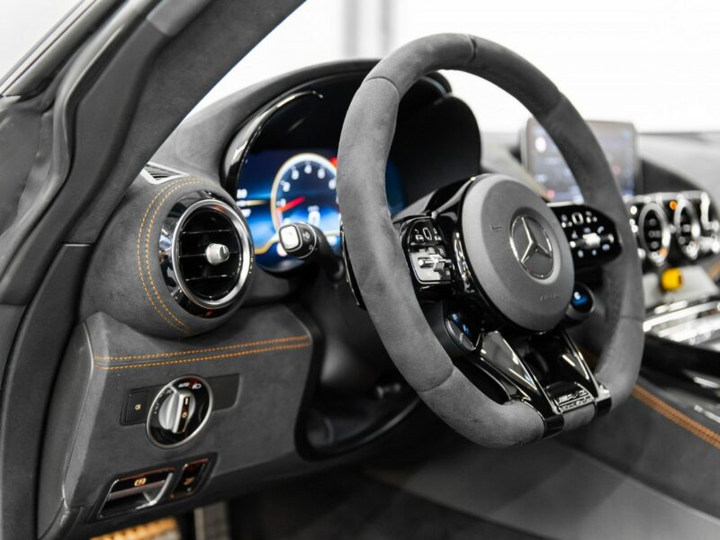 Mercedes AMG GT Black Series. Salon PL. Wideoprezentacja YouTube.