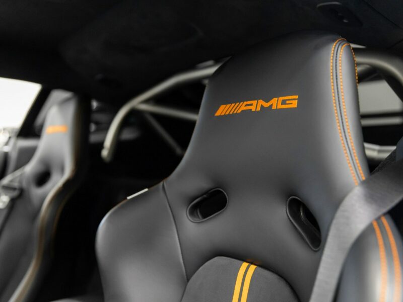 Mercedes AMG GT Black Series. Salon PL. Wideoprezentacja YouTube.