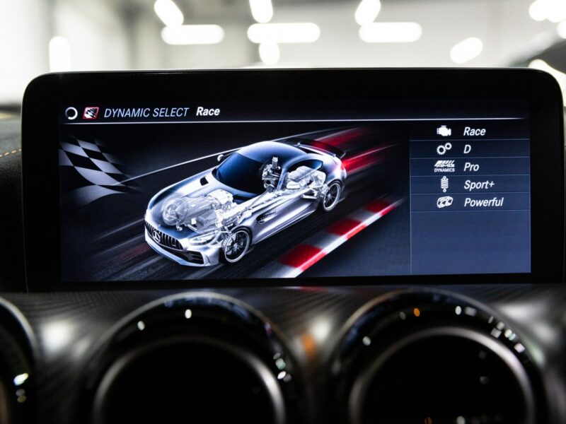 Mercedes AMG GT Black Series. Salon PL. Wideoprezentacja YouTube.