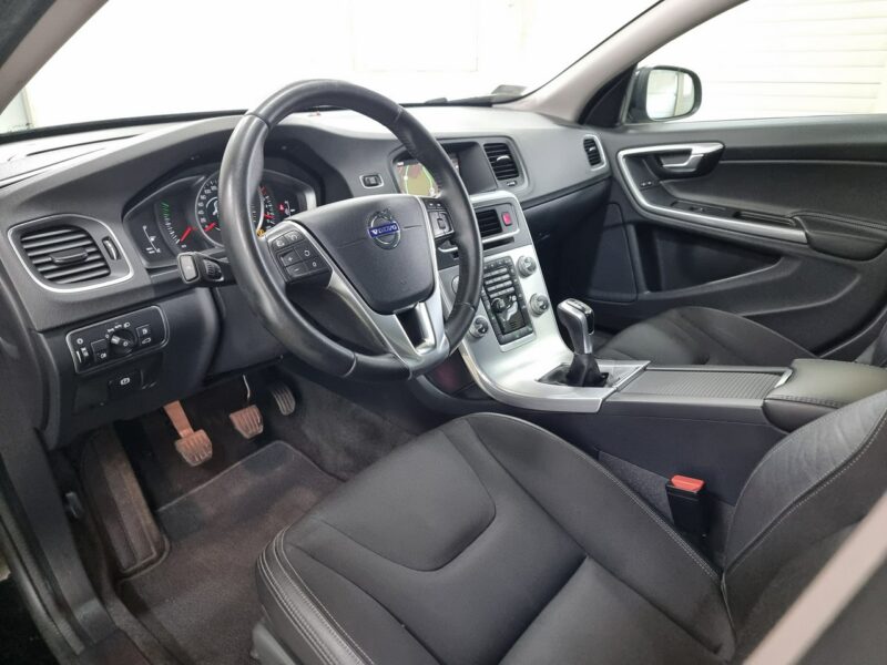 Volvo S60 2.0 T3 Drive-E Momentum, I właściciel, salon Polska, FV23% II (2010-)