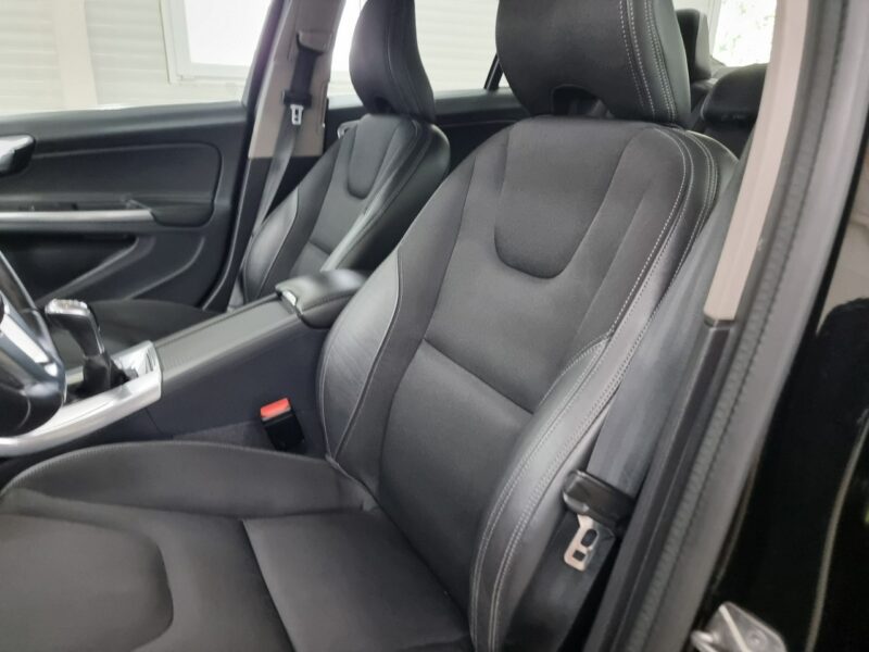 Volvo S60 2.0 T3 Drive-E Momentum, I właściciel, salon Polska, FV23% II (2010-)