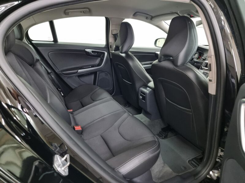 Volvo S60 2.0 T3 Drive-E Momentum, I właściciel, salon Polska, FV23% II (2010-)