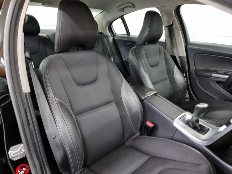 Volvo S60 2.0 T3 Drive-E Momentum, I właściciel, salon Polska, FV23% II (2010-)