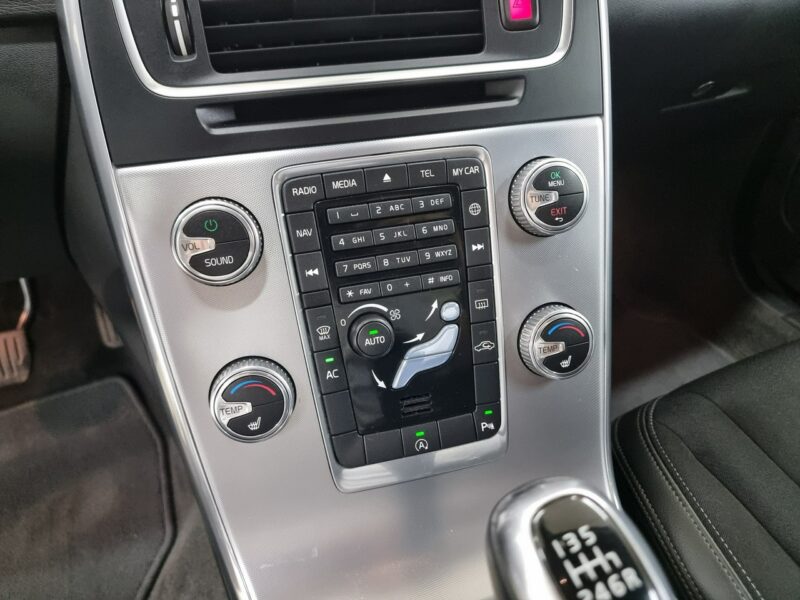 Volvo S60 2.0 T3 Drive-E Momentum, I właściciel, salon Polska, FV23% II (2010-)