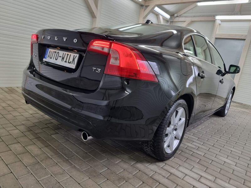 Volvo S60 2.0 T3 Drive-E Momentum, I właściciel, salon Polska, FV23% II (2010-)