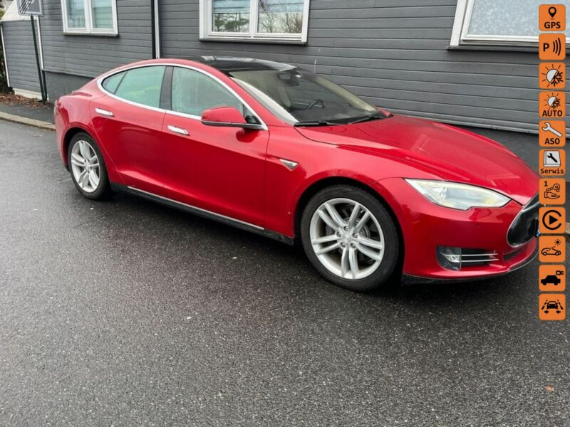 Tesla Model S darmowe ładowanie zadbana sprawna