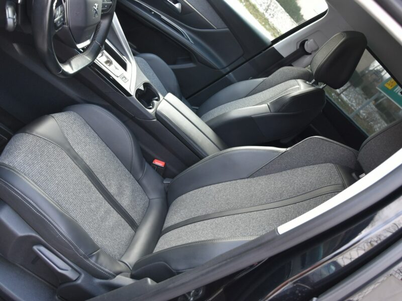Peugeot 5008 1.5HDi 130KM Automat 2019r. 7os. LED NAVi Kamera Skóra Rolety II (2017-)