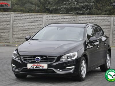 Volvo V60 2,0D4 181KM Momentum/Ledy/Xenon/Skóry/Navi/PDC/Serwis/GwArAnCjA I (2010-2018)