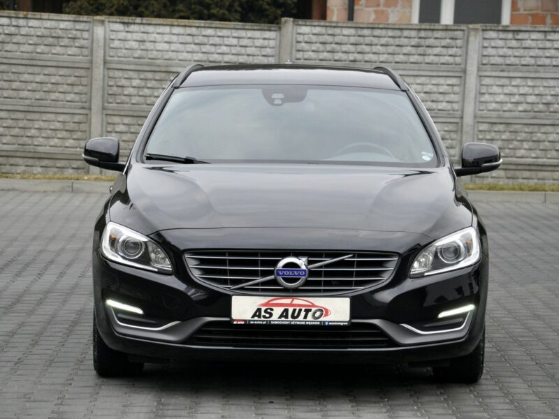 Volvo V60 2,0D4 181KM Momentum/Ledy/Xenon/Skóry/Navi/PDC/Serwis/GwArAnCjA I (2010-2018)