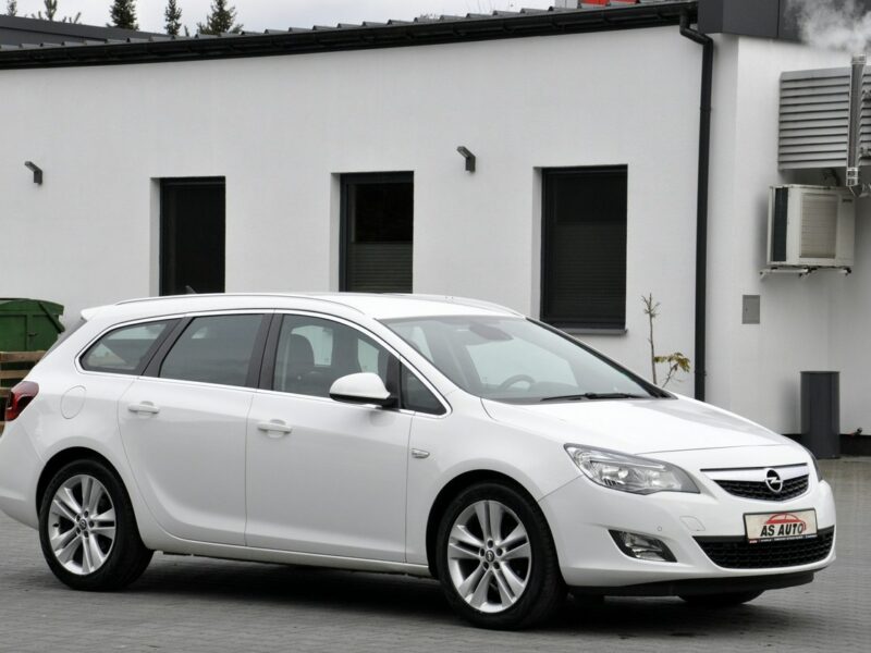 Opel Astra 1.4T 140KM nJoy/Navi/Serwis/Tempomat/Zadbany/Parktronik/ J (2009-2019)