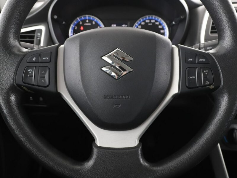 Suzuki SX4 S-Cross klimatyzacja grzane fotele multifunkcja