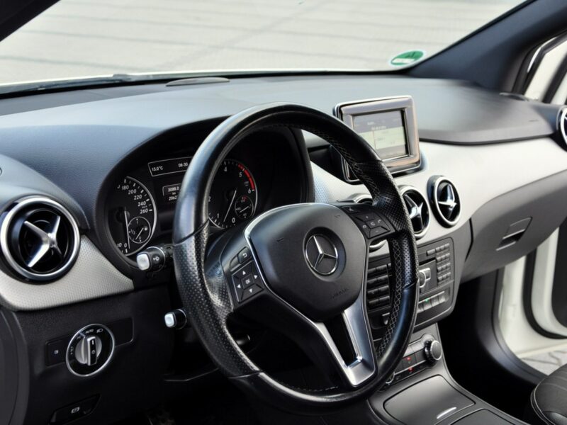 Mercedes B 220 2.2CDI(170KM)*Radar*Xenon*Led*Duża Navi*Kamera*Skóry*2xParkt*Alu17"ASO W246 (2011-)