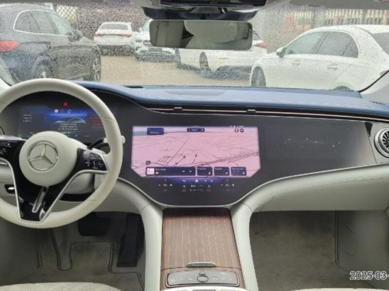Mercedes EQS