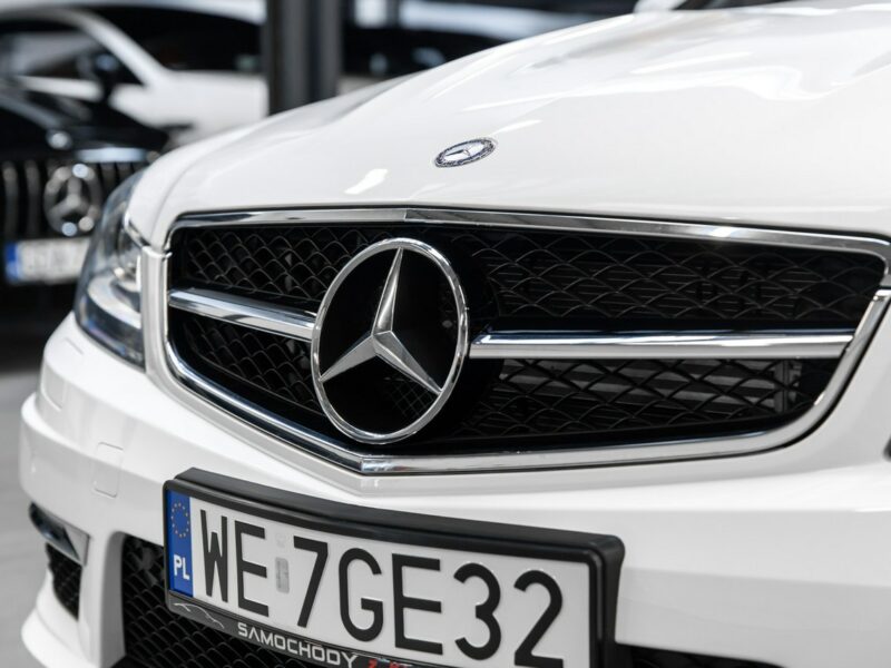 Mercedes C 63 AMG Bezwypadkowy. Przebieg 7600 km! Po konwersji. Po serwisie na 15 tys zł W204 (2007-2014)
