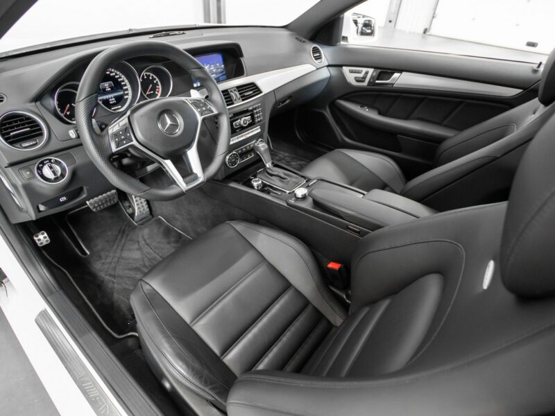 Mercedes C 63 AMG Bezwypadkowy. Przebieg 7600 km! Po konwersji. Po serwisie na 15 tys zł W204 (2007-2014)