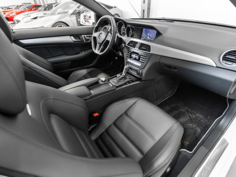 Mercedes C 63 AMG Bezwypadkowy. Przebieg 7600 km! Po konwersji. Po serwisie na 15 tys zł W204 (2007-2014)