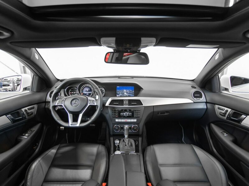 Mercedes C 63 AMG Bezwypadkowy. Przebieg 7600 km! Po konwersji. Po serwisie na 15 tys zł W204 (2007-2014)