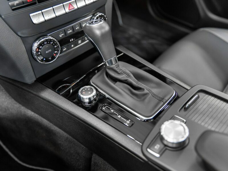 Mercedes C 63 AMG Bezwypadkowy. Przebieg 7600 km! Po konwersji. Po serwisie na 15 tys zł W204 (2007-2014)