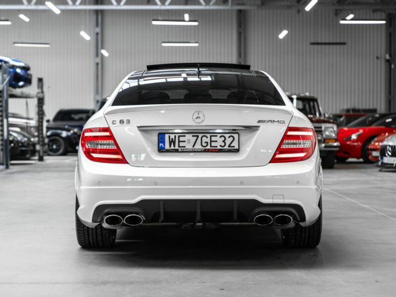 Mercedes C 63 AMG Bezwypadkowy. Przebieg 7600 km! Po konwersji. Po serwisie na 15 tys zł W204 (2007-2014)