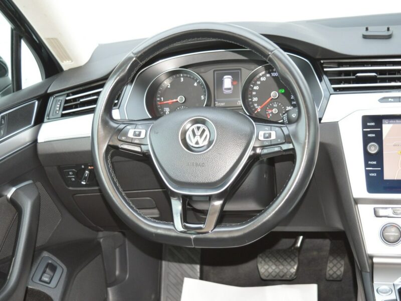 Volkswagen Passat 1.6 TDI Automat 7B Serwis Full LED Navi Kamera EURO-6b B8 (2014-2023)