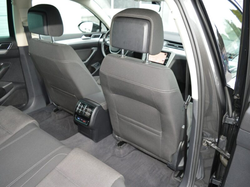 Volkswagen Passat 1.6 TDI Automat 7B Serwis Full LED Navi Kamera EURO-6b B8 (2014-2023)