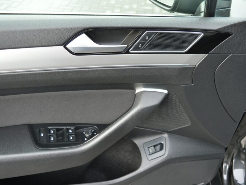 Volkswagen Passat 1.6 TDI Automat 7B Serwis Full LED Navi Kamera EURO-6b B8 (2014-2023)
